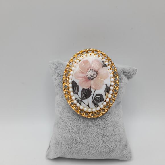 Vintage Hand Painted Porcelain Brooch, Pink Flower, 2 1/8", 1960s - Picture 9 of 11